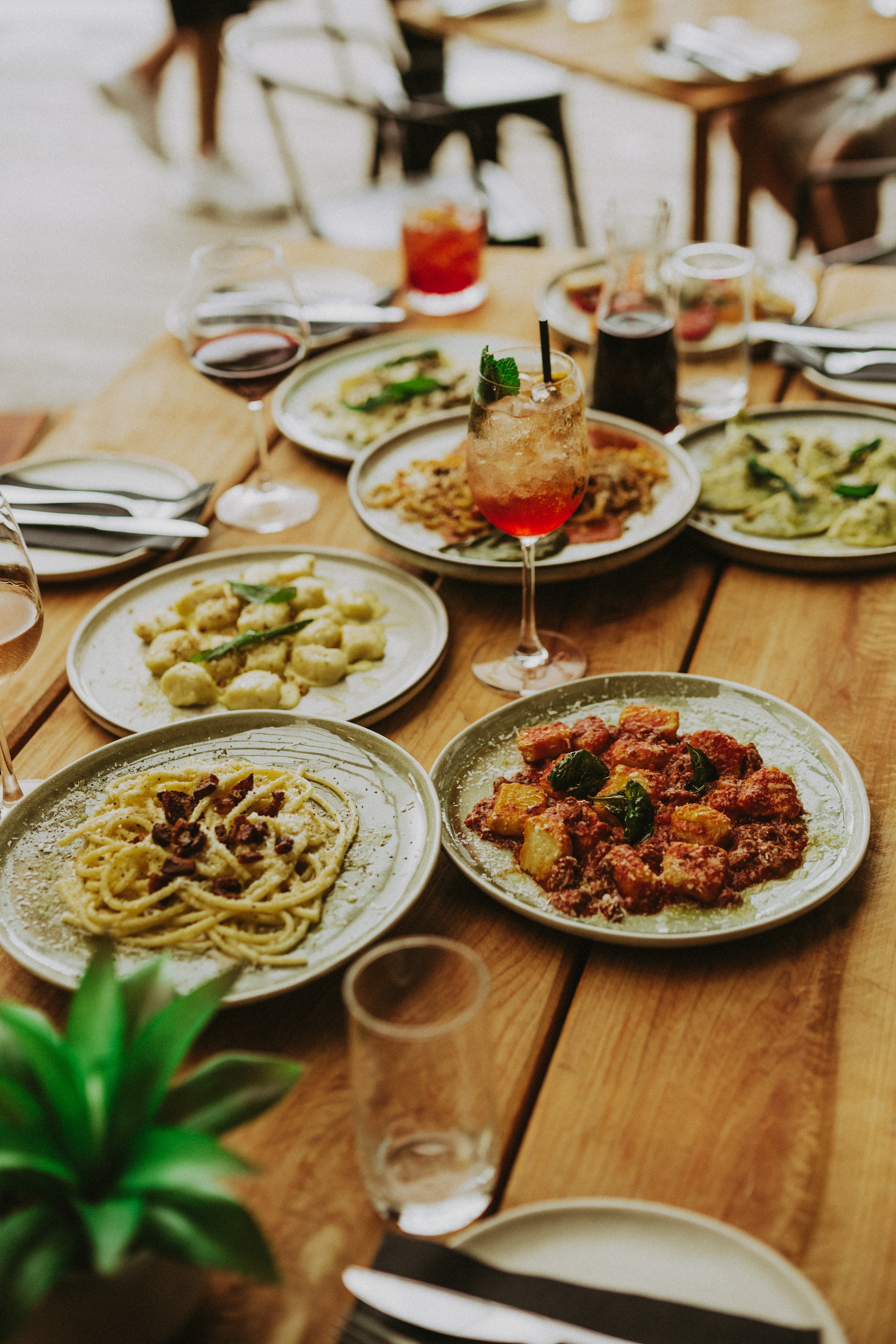 Full dining experience with cocktails and dishes